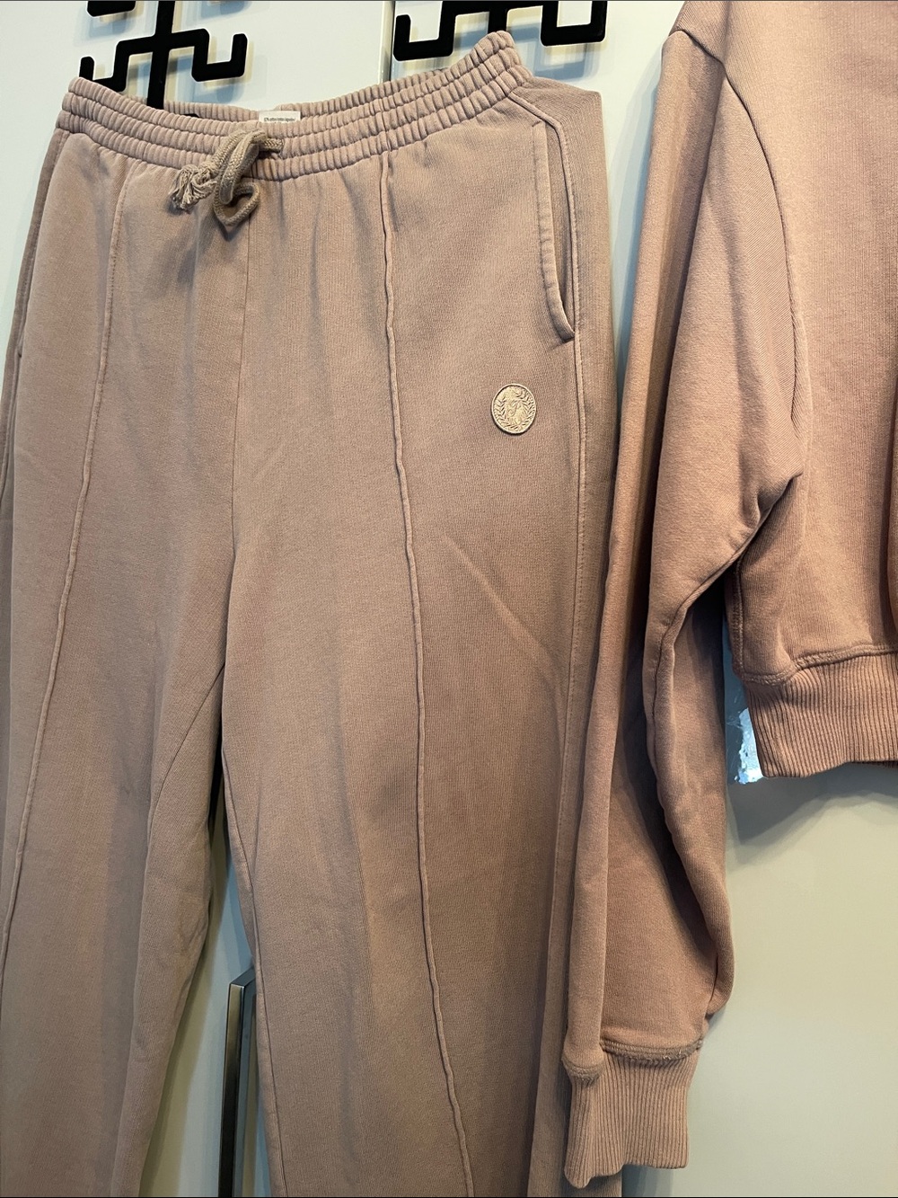 PINK Victoria's Secret Dusty Rose V-Neck Sweatshirt & Wide-Leg Joggers Set - Picture 3 of 4